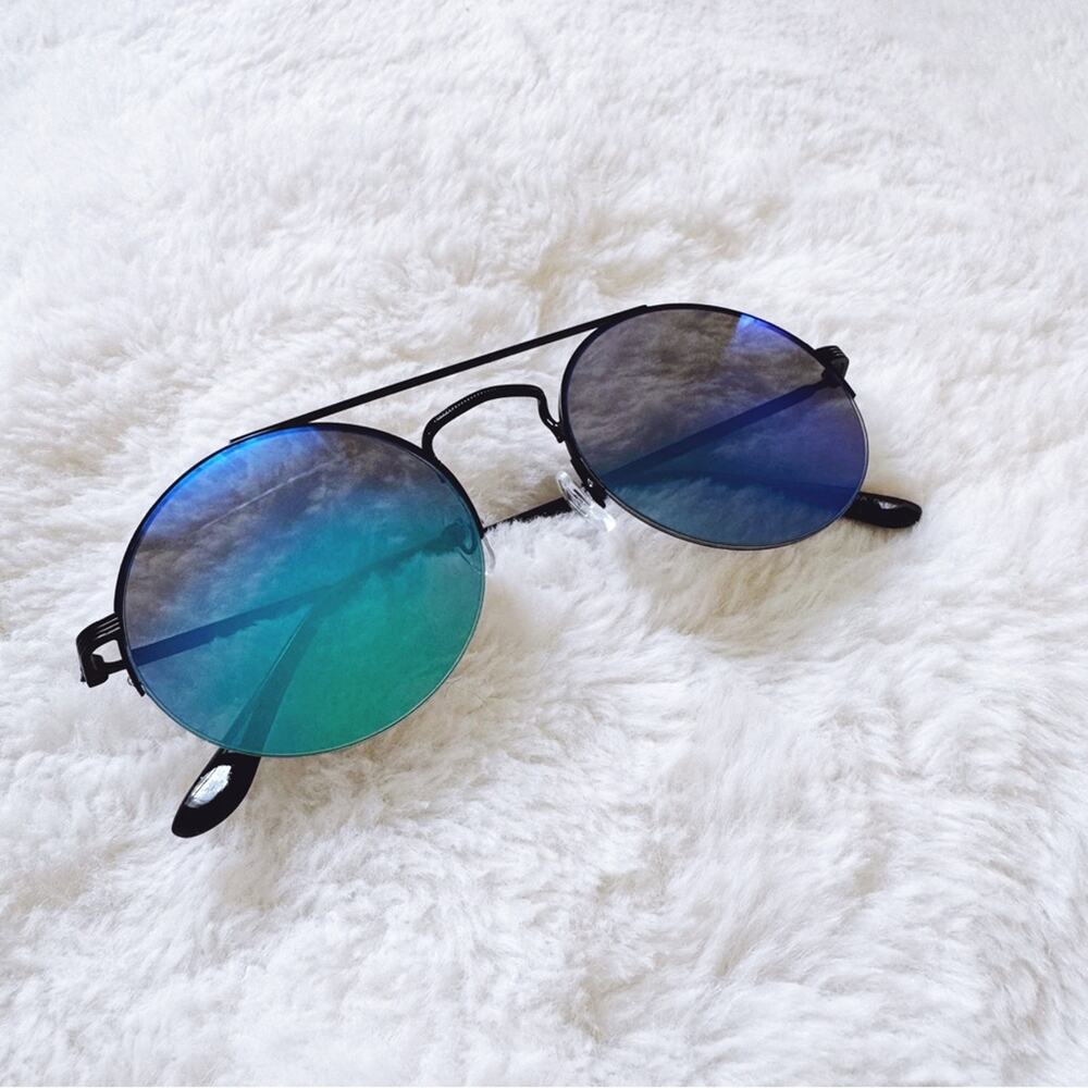 Carly Mirrored Blue & Green Chic Round Sunglasses